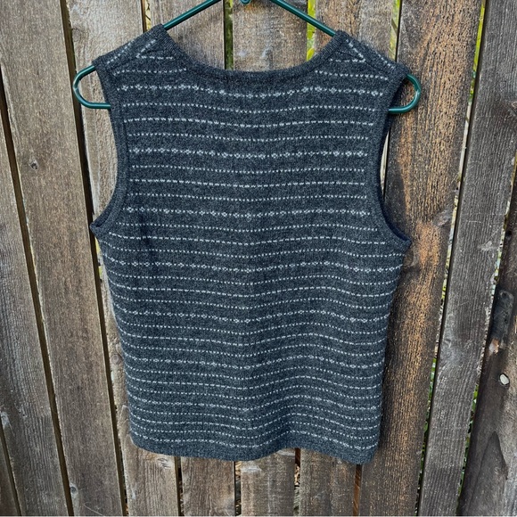 Old Navy 100% Lambswool V-Neck Sweater Vest In Charcoal Gray & White Sz L - Picture 7 of 12